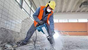 Đục phá bê tông bằng máy điện 220V. Đục phá bê tông bằng máy điện 220V