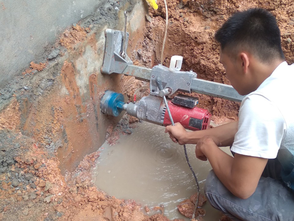 khoan rut loi be tong la gi